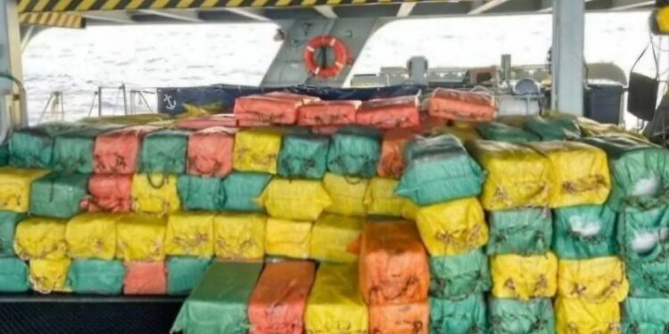 Submarino do pó: brasileiros presos com 6,5t de cocaína no mar de Portugal