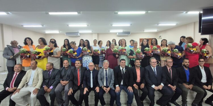 Câmara de Barra de São Francisco faz homenagem às mulheres em cerimônia especial Câmara de Barra de São Francisco faz homenagem às mulheres em cerimônia especial