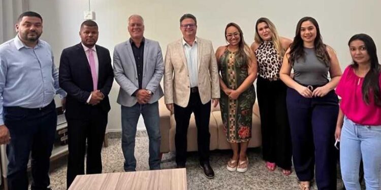 Patric Manhães assume cargo de Procurador-Geral da Prefeitura de Ecoporanga Patric Manhães assume cargo de Procurador-Geral da Prefeitura de Ecoporanga