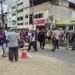 Motociclista é arremessado a 8 metros após colisão no Centro de Barra de São Francisco