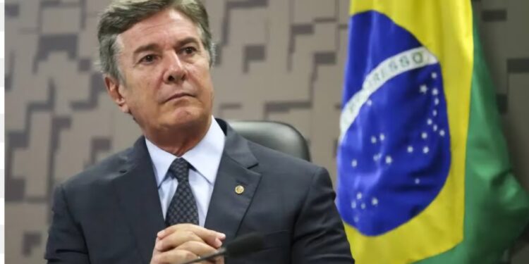 Collor de Mello é preso no aeroporto pela Polícia Federal Collor de Mello é preso no aeroporto pela Polícia Federal