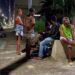 Grupo em situação de rua do RJ é deixado em Linhares com falsas promessas de trabalho na colheita de café Grupo em situação de rua do RJ é deixado em Linhares com falsas promessas de trabalho na colheita de café