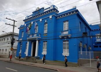 Câmara de Colatina aprova projeto que pune quem desrespeitar a fé cristã; multa pode chegar a R$ 7.590