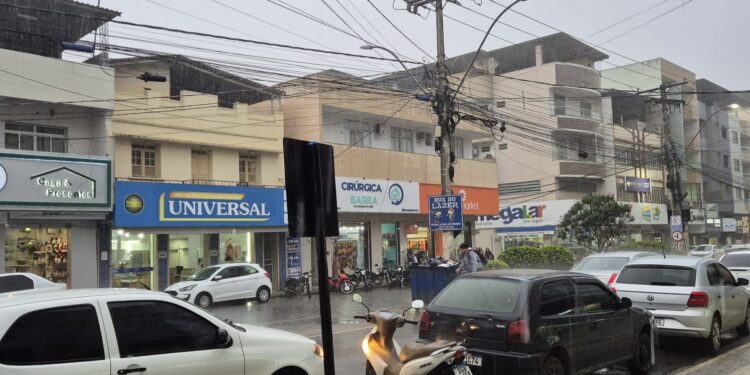 Barra de São Francisco sob alerta de chuvas intensas até esta segunda-feira (3)