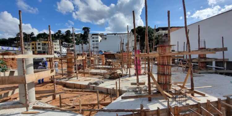 Obras do novo Terminal Rodoviário de Barra de São Francisco avançam; previsão de conclusão é para 2026