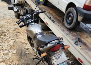 Moto com mais de R5 mil em multas é apreendida em Barra de São Francisco