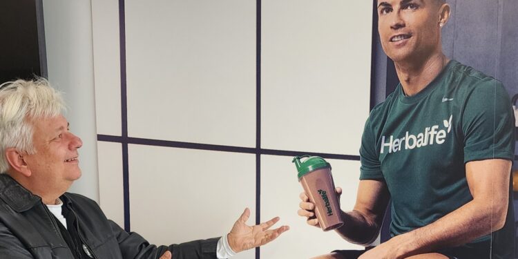 CR7 vai ganhar mais de R$ 5 milhões por dia no futebol árabe CR7 vai ganhar mais de R$ 5 milhões por dia no futebol árabe