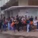 Adolescentes brigam em frente a escola de Barra de São Francisco