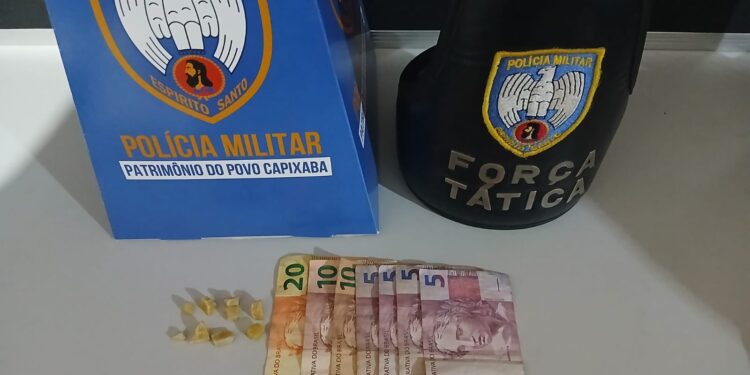 Polícia prende dois homens por tráfico de drogas em Barra de São Francisco; crack foi trocado por carne suína e óleo Polícia prende dois homens por tráfico de drogas em Barra de São Francisco; crack foi trocado por carne suína e óleo