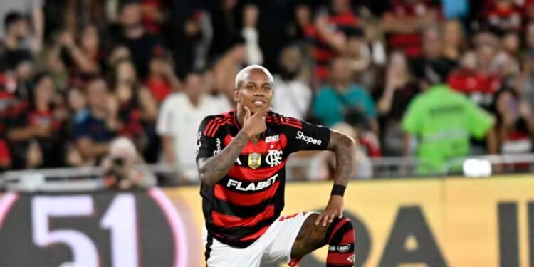 Pedro está fora do líder Fla, que bate o São Paulo