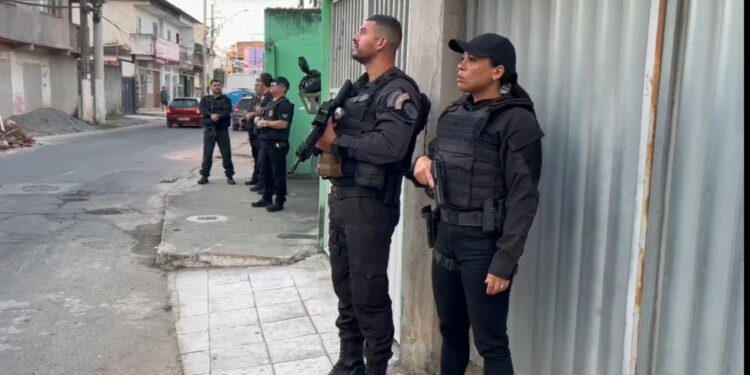 Operação visa 34 alvos na Grande Terra Vermelha