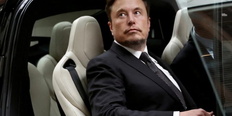 Tesla, de Elon Musk, perde mercado com a concorrência do BYD Tesla, de Elon Musk, perde mercado com a concorrência do BYD
