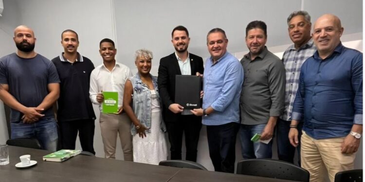 Cariacica fortalece parcerias para nova agência de microcréditos