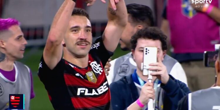 Flamengo de volta à liderança do Brasileirão Flamengo de volta à liderança do Brasileirão