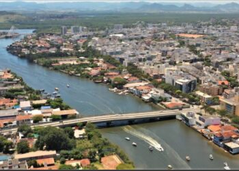 Mulher capixaba ameaça empresa americana de bomba e é alvo do FBI