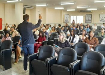 Formação em Barra de São Francisco reúne educadores para debater liderança nas escolas
