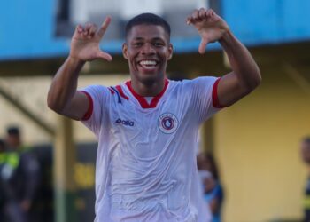 Colombiano marca duas vezes, Gálatas vence o Linhares e está vivo na Série B