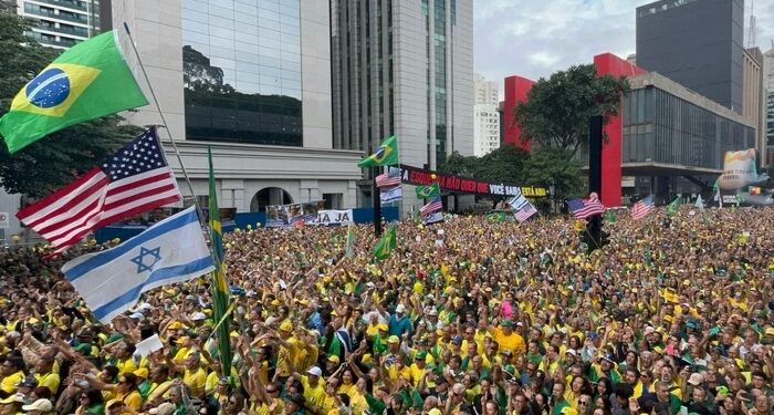 Trump + Bolsonaro: alguma coisa errada não está certa Trump + Bolsonaro: alguma coisa errada não está certa