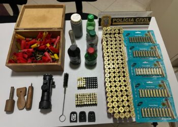 Operação policial apreende arsenal bélico em município do Noroeste