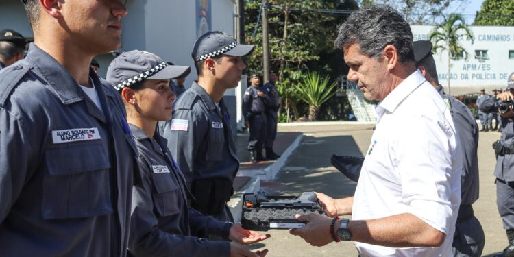 PM do ES recebe 2.325 pistolas, cobrindo 100% da tropa