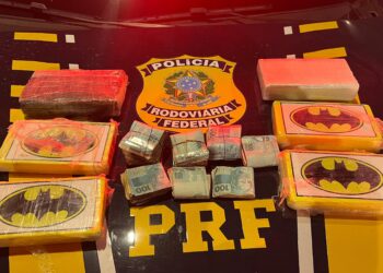 Com a marca do Batman: PRF apreende mais de 6kg de cocaína na Serra