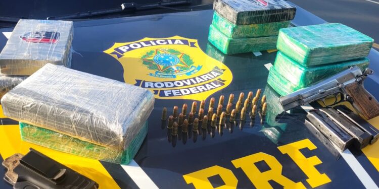 PRF apreende 10,3kg de cocaína na BR 259, em João Neiva