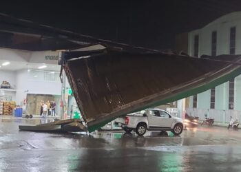 Vídeos e fotos mostram estrago provocado por temporal em Barra de São Francisco