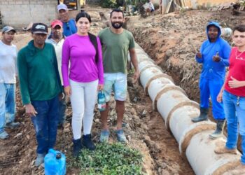 Após 50 anos de espera, moradores de Vila Itaperuna recebem nova rede de esgoto em Barra de São Francisco