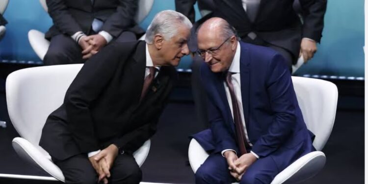 Empresários e relações democráticas, por João Gualberto