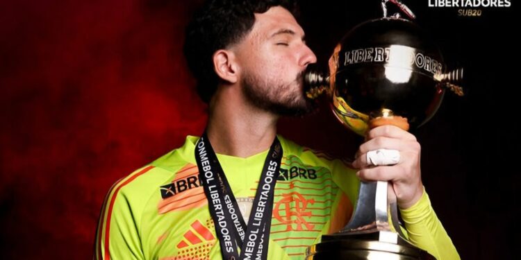Goleiro capixaba, campeão mundial pelo Flamengo, vai jogar em Portugal Goleiro capixaba, campeão mundial pelo Flamengo, vai jogar em Portugal