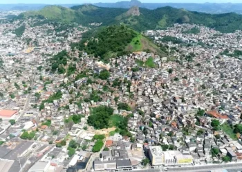 Grávida de 7 meses é baleada no rosto em Baixo Guandu; crime teria sido motivado por fofoca em rede social