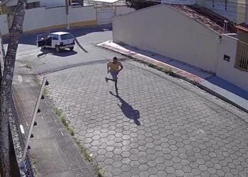 Vídeo mostra tentativa de homicídio em São Mateus; mais de 20 cápsulas foram encontradas no local