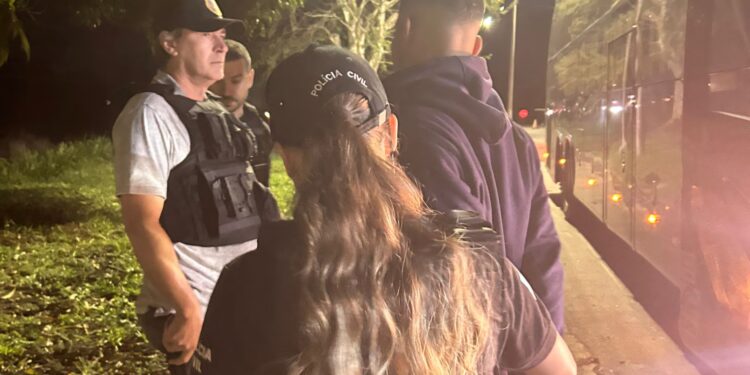 Operação da Policia Civil prende traficante com cocaina em ônibus Vitória-Linhares