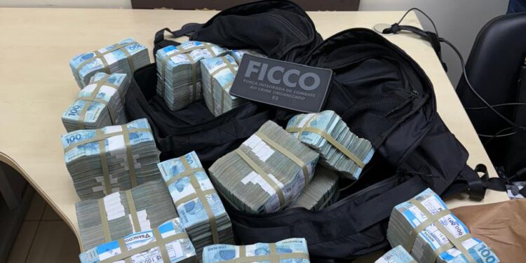 Mais R$ 2 milhões apreendidos no ES em ação contra lavagem de dinheiro Mais R$ 2 milhões apreendidos no ES em ação contra lavagem de dinheiro