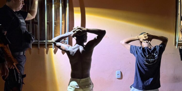 Operação policial leva “choque de ordem” a região disputada pelo tráfico em São Mateus