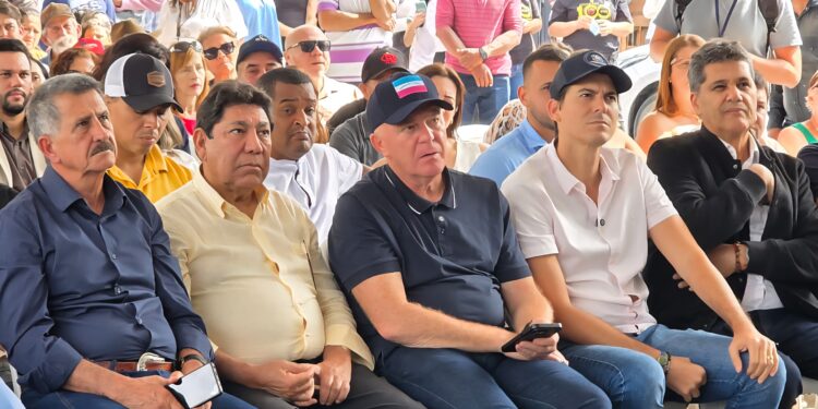 Mazinho comemora R$ 30 milhões em obras aurorizadas para Ecoporanga