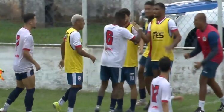 Jogo de compadrio ameaça reação tardia do Gálatas na Série B