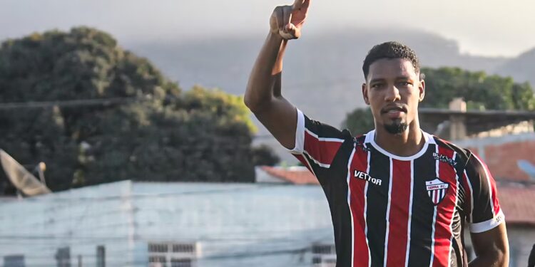 Em jogo de compadres, Linhares e Forte vão juntos às semifinais Em jogo de compadres, Linhares e Forte vão juntos às semifinais