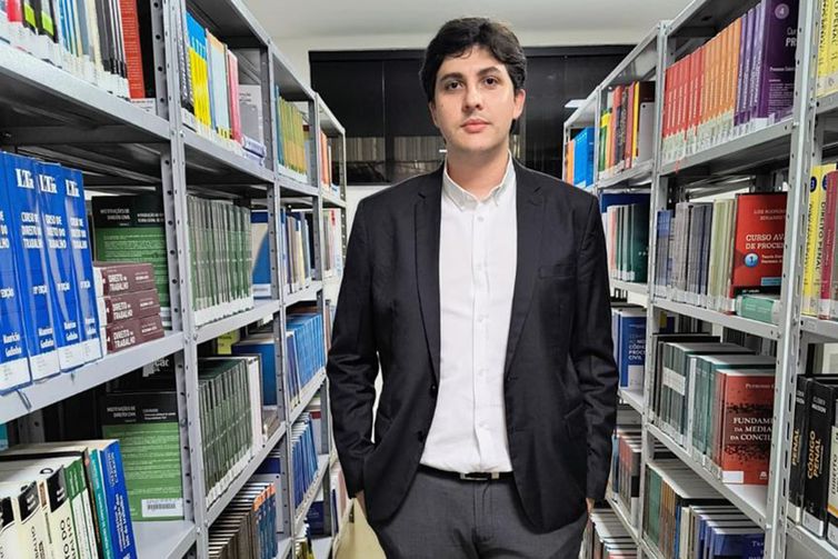 Brasília (DF), 26/09/2025 - Gabriel Rezende, cientista político, lança livro sobre populismo de direita. Foto: Gabriel Rezende/Arquivo Pessoal