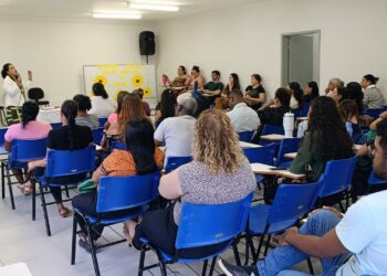 Prefeitura de Barra de São Francisco realiza palestra motivacional para profissionais da rede socioassistencial