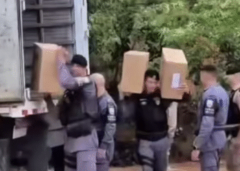 Polícia Militar apreende 150 mil carteiras de cigarro contrabandeadas na divisa entre Barra de São Francisco e Mantena