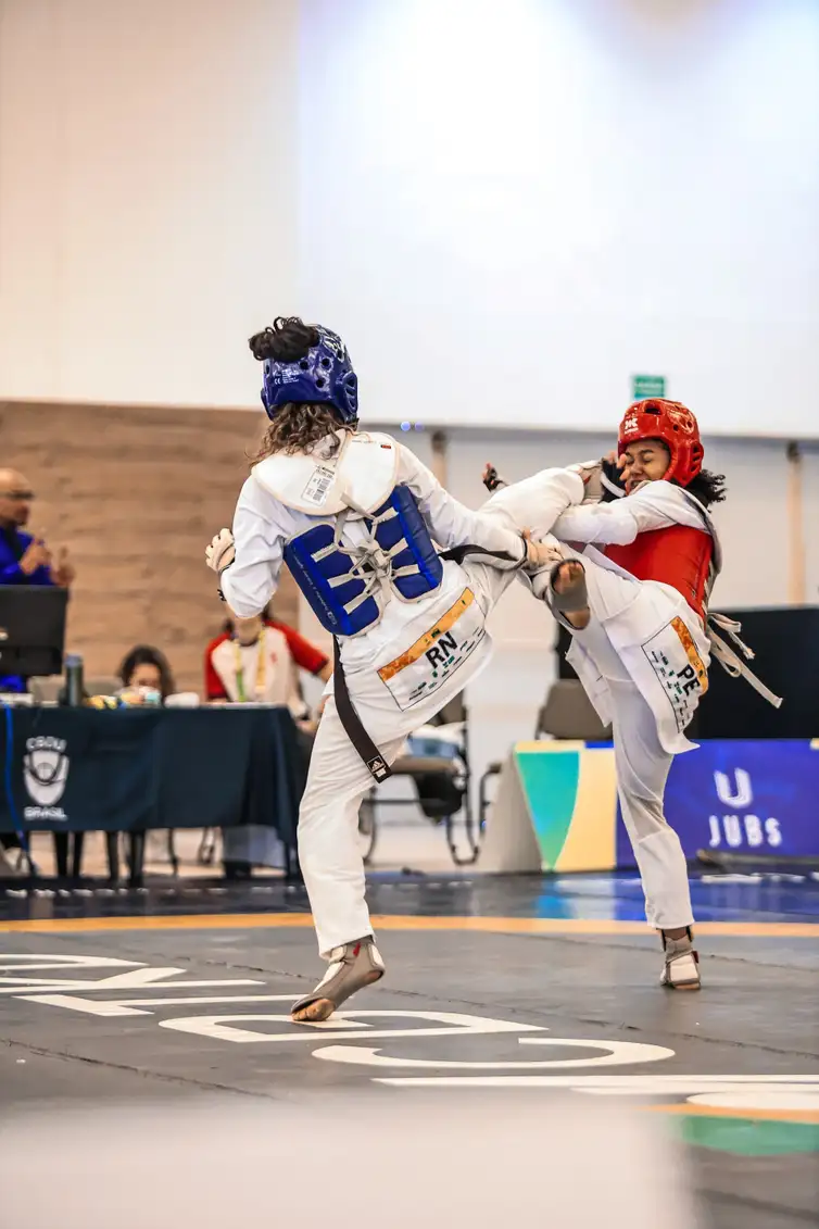 Paulo José/CBDU/Direitos Reservados Laura Paiva, tricampeonato, JUBs Natal 2025, Taekwondo