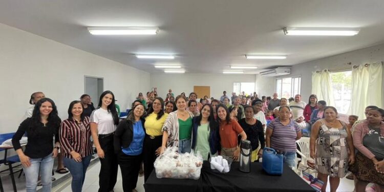 Prefeitura de Barra de São Francisco faz nova entrega do Programa Compra Direta e ajuda mais de 150 famílias Prefeitura de Barra de São Francisco faz nova entrega do Programa Compra Direta e ajuda mais de 150 famílias