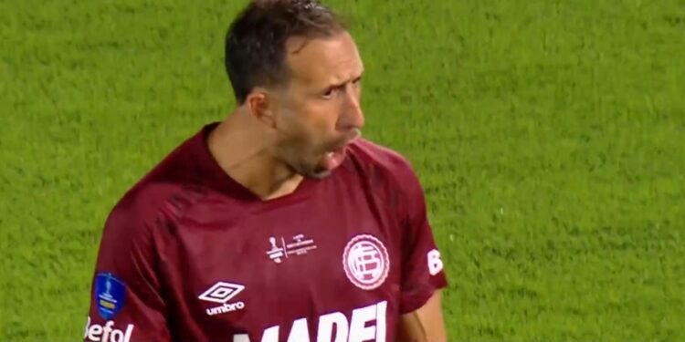 Galo perde a Sul-Americana nos pênaltis