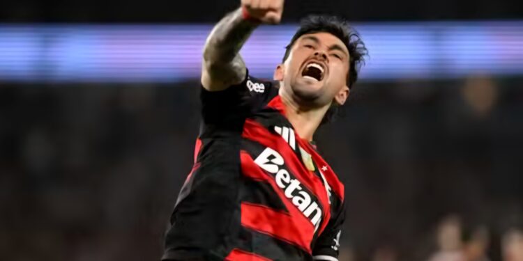 Fla abre 4 pontos sobre o Palmeiras e pode ser campeão antecipado Fla abre 4 pontos sobre o Palmeiras e pode ser campeão antecipado