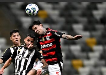 Palmeiras perde, Fla empata e decisão fica para o Maracanã