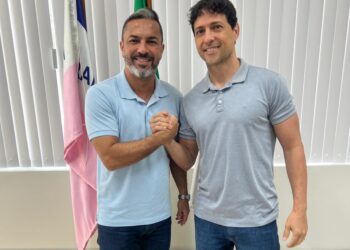 Barra de São Francisco recebe 50 computadores para modernizar serviços de saúde