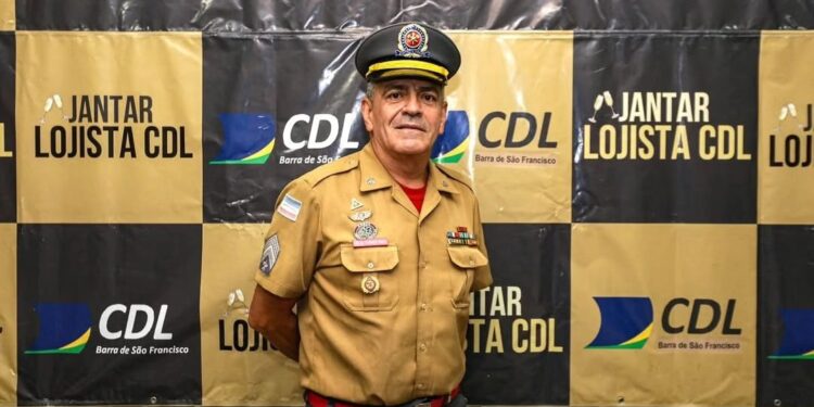 Sepultamento de sargento do Corpo de Bombeiros é marcado por comoção e homenagens em Vila Velha