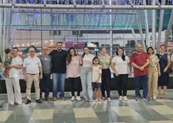 Primeira parte da ornamentação natalina é inaugurada na Praça Arlindo Pinto da Costa de Barra de São Francisco