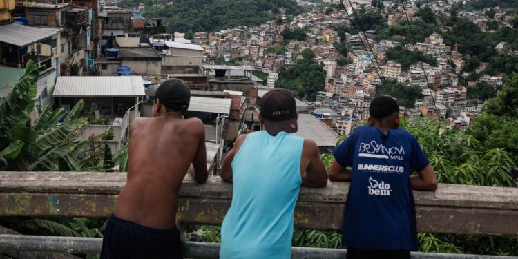 Pesquisa inédita revela que 6 em 10 pessoas deixariam o tráfico se tivessem oportunidade Pesquisa inédita revela que 6 em 10 pessoas deixariam o tráfico se tivessem oportunidade